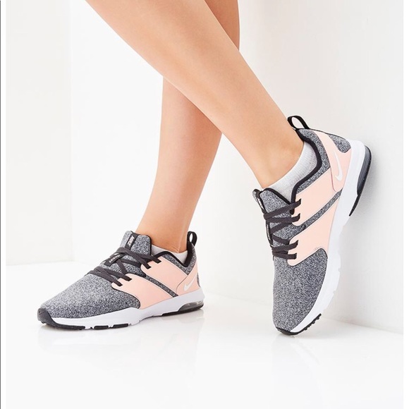 nike wmns air bella tr prm